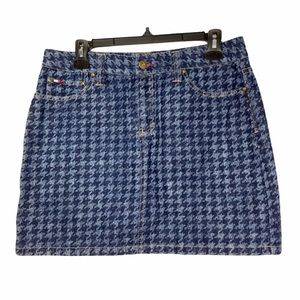 Tommy Hilfiger houndstooth Jean skirt. 8